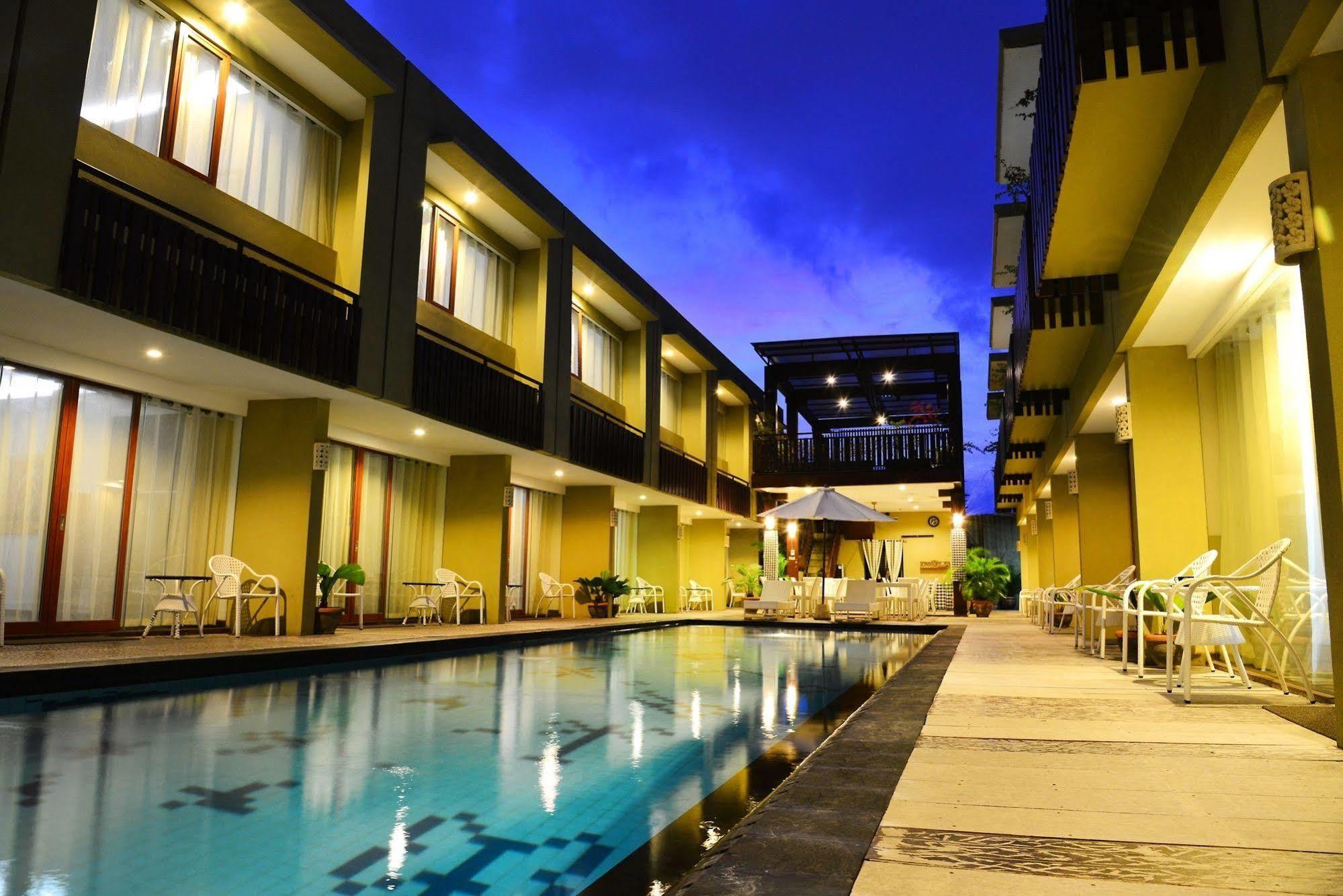 Devata Suites And Residence Легиан Экстерьер фото