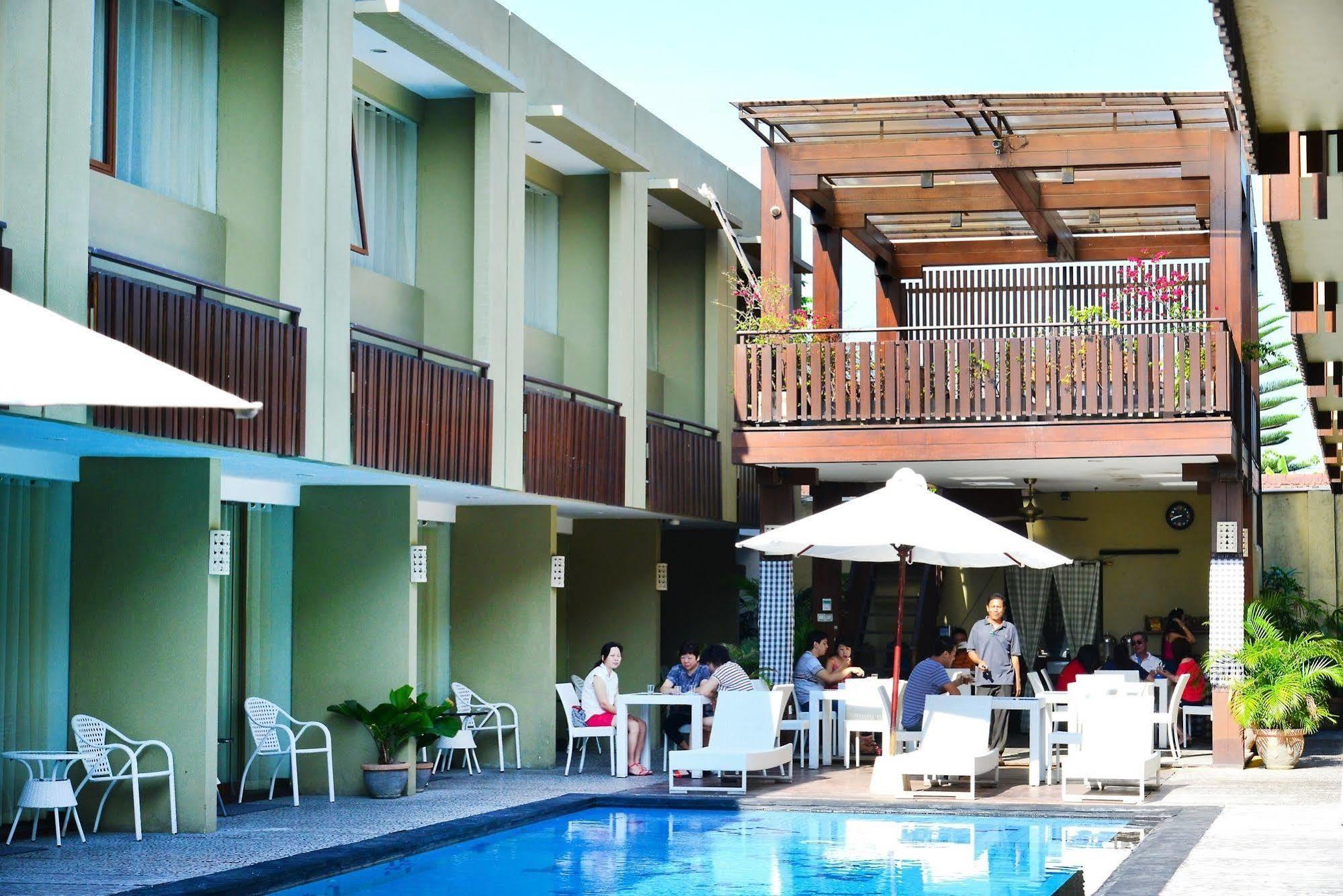 Devata Suites And Residence Легиан Экстерьер фото