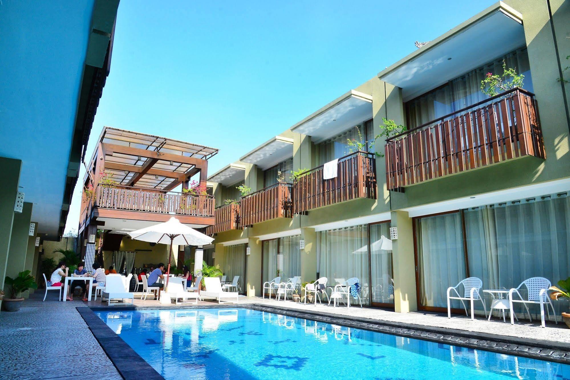 Devata Suites And Residence Легиан Экстерьер фото